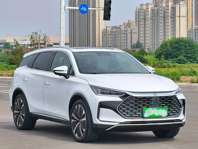 BYD Tang — Фото автомобиля 2