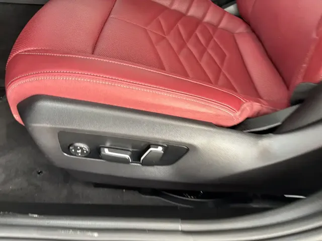 BMW BMW 5 Series 2025 530Li Premium M Sport Package — Фото автомобиля 13