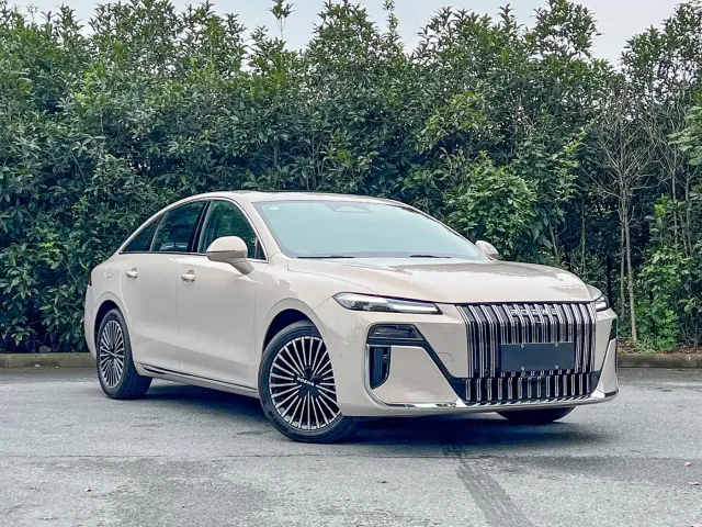 Roewe M7 DMH — Фото автомобиля 3