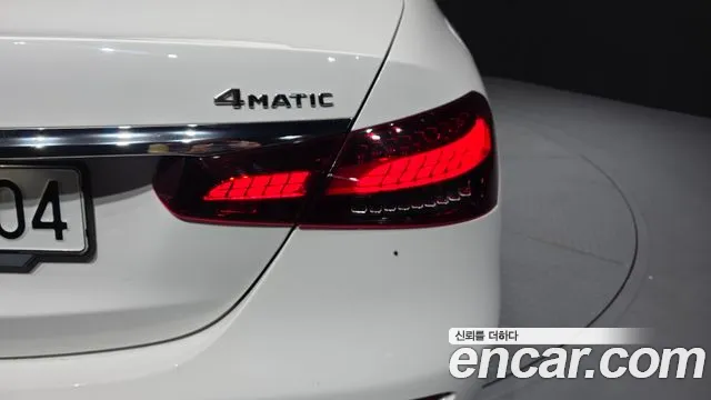 Mercedes-Benz E-Class — Фото автомобиля 18