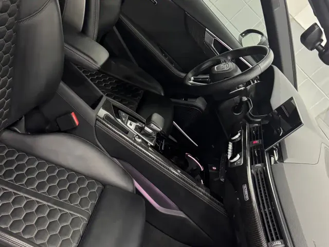Audi RS 4 — Фото автомобиля 14