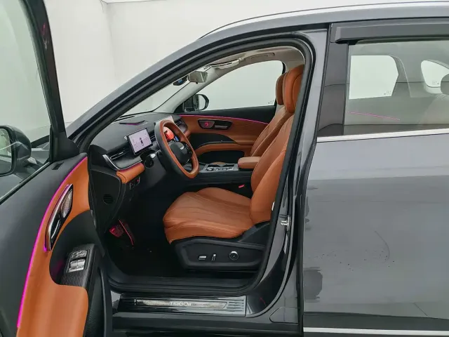 Chery Tiggo 8 — Фото автомобиля 10