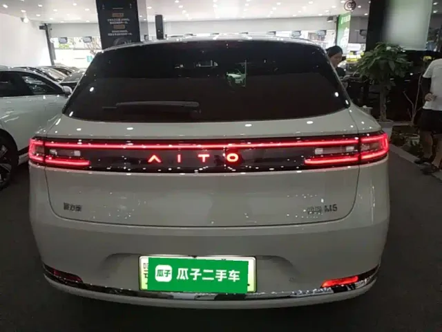 Aito M5 — Фото автомобиля 5