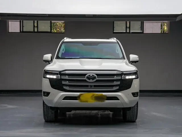 Toyota Land Cruiser — Фото автомобиля 2