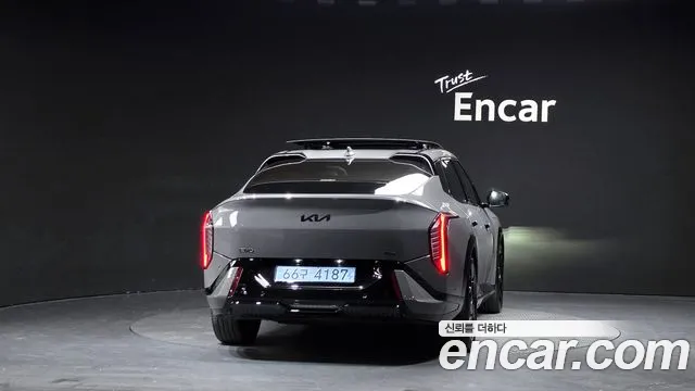 Kia EV4 — Фото автомобиля 4