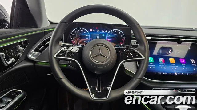 Mercedes-Benz E-Class — Фото автомобиля 12
