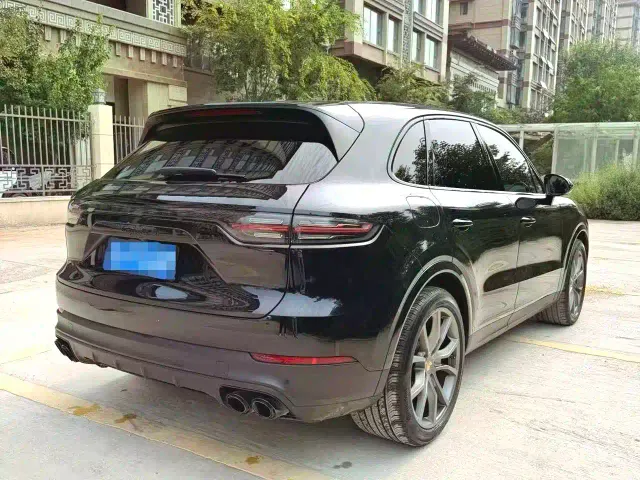 Porsche Cayenne — Фото автомобиля 4