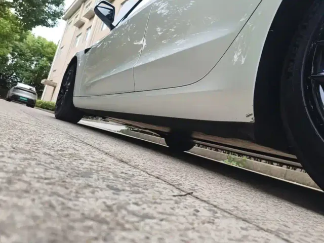 Tesla Model 3 — Фото автомобиля 21