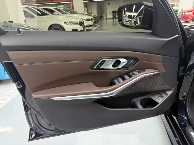 BMW 3 Series — Фото автомобиля 6