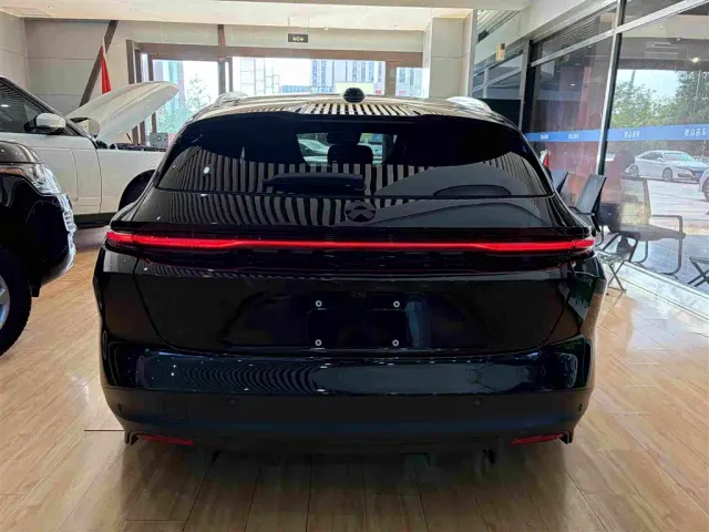 Nio ET5 Touring — Фото автомобиля 9
