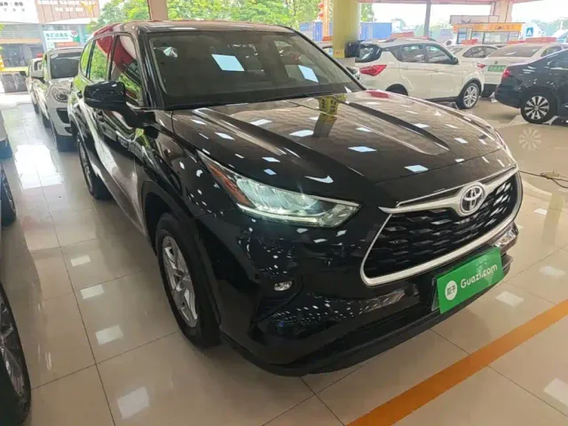 Toyota Highlander — Фото автомобиля 3