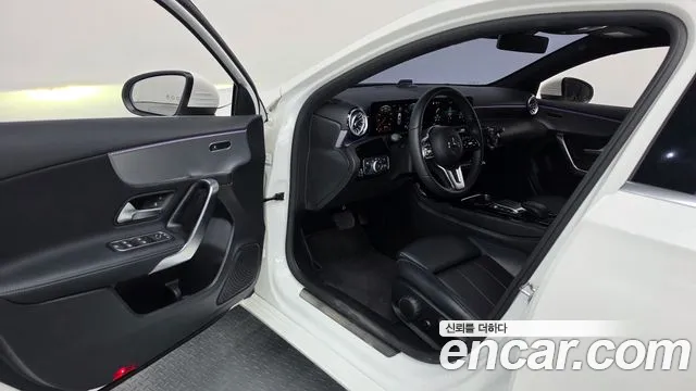 Mercedes-Benz A-Class — Фото автомобиля 10