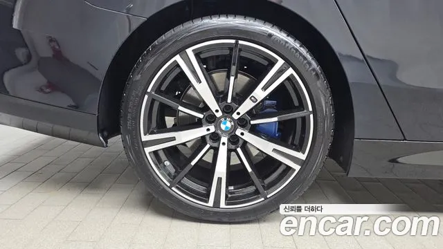 BMW 5-Series 5 серия (G60) 530i xDrive M Sport — Фото автомобиля 4