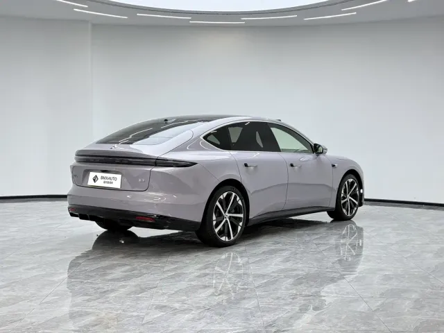 Nio ET5 — Фото автомобиля 5