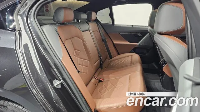 BMW i5 G60 — Фото автомобиля 26
