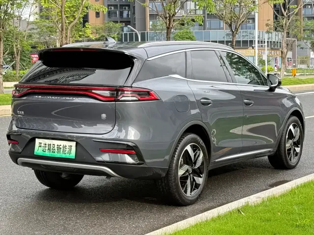 BYD Tang — Фото автомобиля 25
