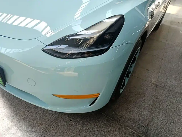 Tesla Model Y — Фото автомобиля 23