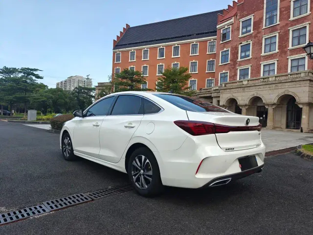 Changan Eado — Фото автомобиля 21