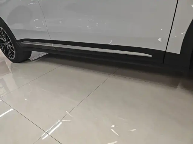 Leapmotor C11 — Фото автомобиля 20