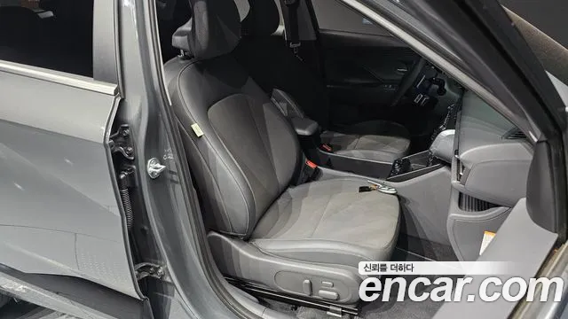 Hyundai Kona SX2 — Фото автомобиля 12