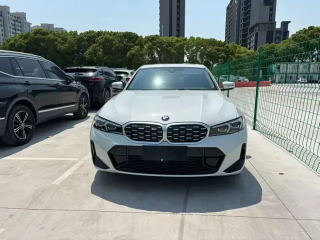 Фотография автомобиля — BMW 3 Series
