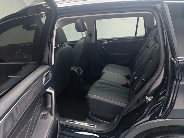 Volkswagen Tiguan L — Фото автомобиля 9