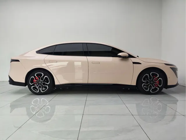 Nissan N7 — Фото автомобиля 3