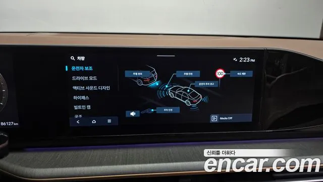 Hyundai Grandeur Grandeur (GN7) 2.5 Бензин 2WD — Фото автомобиля 18