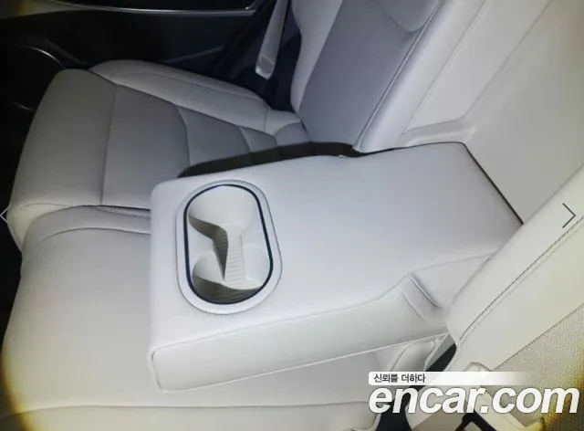 Genesis GV70 — Фото автомобиля 10