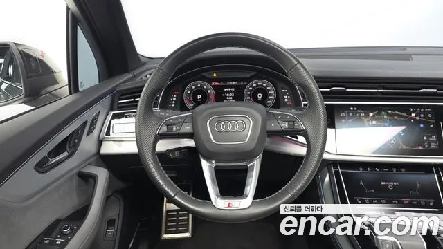 Audi Q7 — Фото автомобиля 11