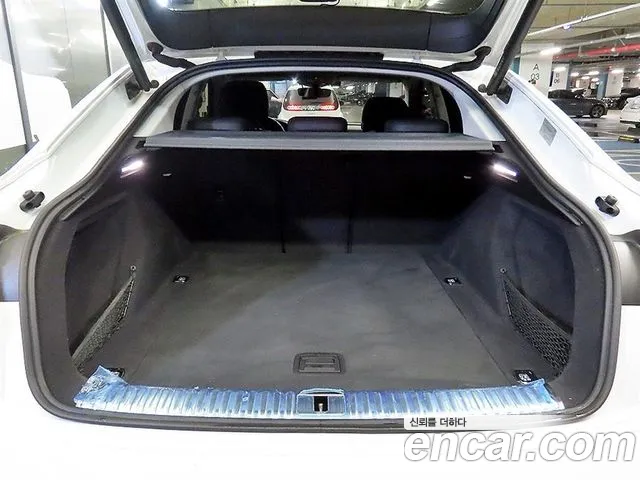 Audi e-tron — Фото автомобиля 16