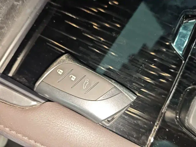 Lexus RX — Фото автомобиля 16