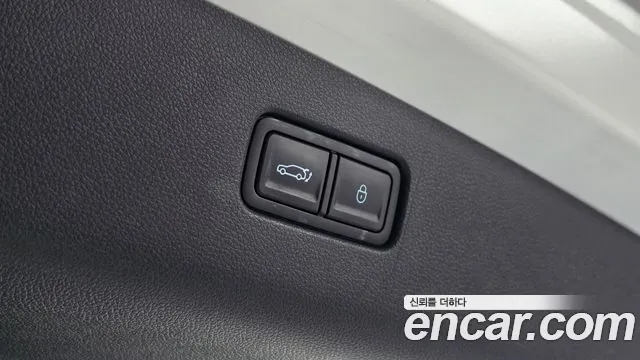 Genesis GV70 — Фото автомобиля 17