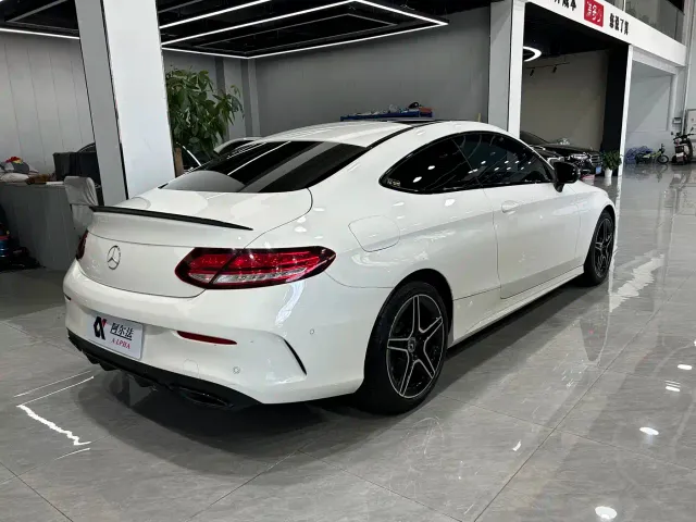 Mercedes-Benz C-Class — Фото автомобиля 4