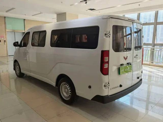 Wuling Yangguang — Фото автомобиля 11