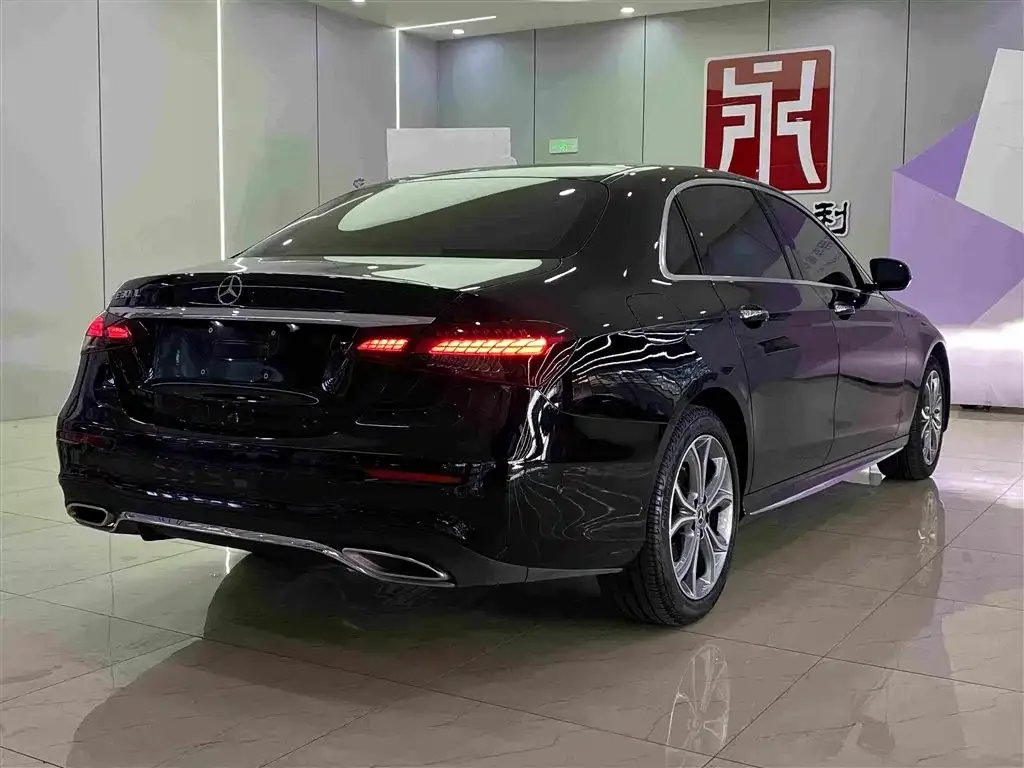 Mercedes-Benz Mercedes-Benz E-Class 2023 E 300 L Sport Luxury — Фото автомобиля 17