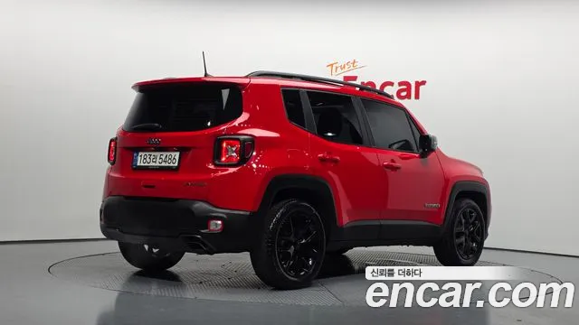 Jeep Renegade — Фото автомобиля 2