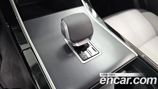 Land Rover Range Rover Velar — Фото автомобиля 12