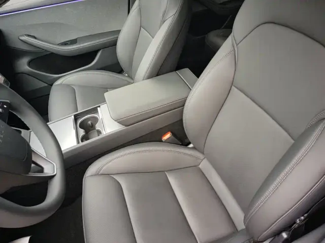 Tesla Model 3 — Фото автомобиля 14