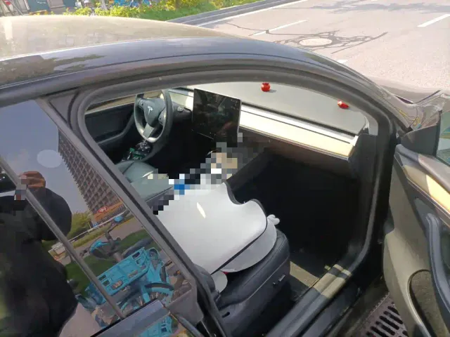 Tesla Model Y — Фото автомобиля 19