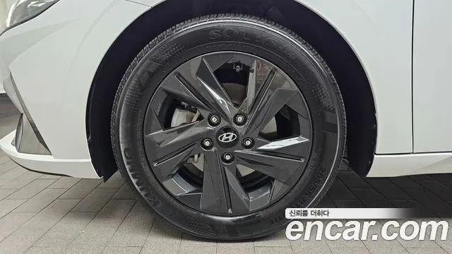 Hyundai AVANTE Avante (CN7) — Фото автомобиля 5