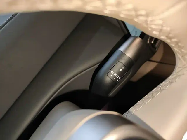 Li Auto MEGA — Фото автомобиля 13