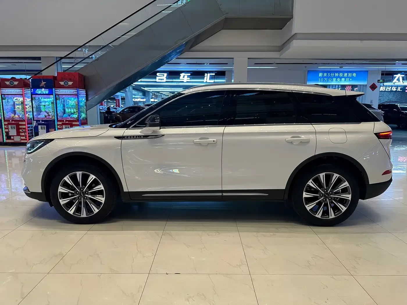 Lincoln Adventurer 2022 2.0T FWD Premium Luxury Edition — Фото автомобиля 8