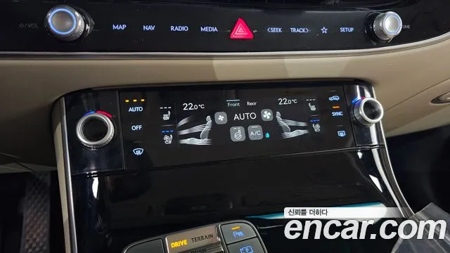 Genesis GV70 — Фото автомобиля 18