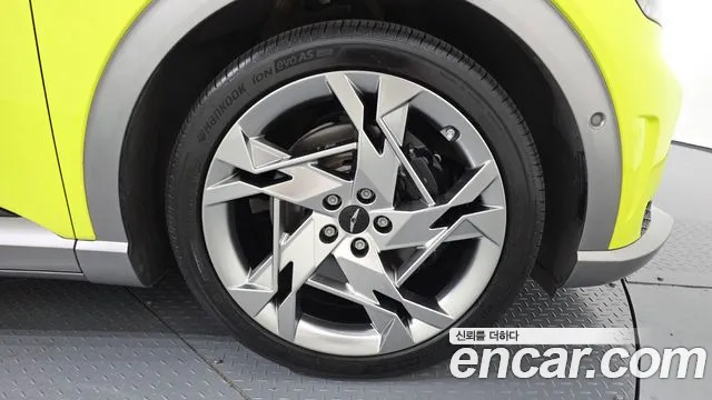 Genesis GV60 — Фото автомобиля 16