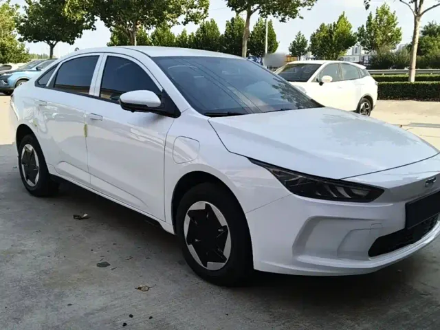 Geely Geometry A — Фото автомобиля 3