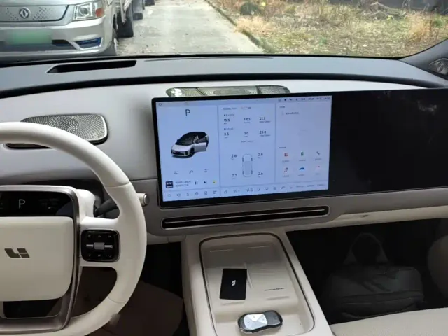 Li Auto i6 — Фото автомобиля 9
