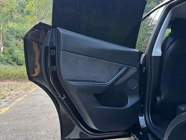 Tesla Model Y — Фото автомобиля 16