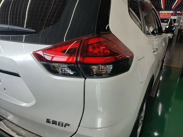 Nissan X-Trail — Фото автомобиля 7