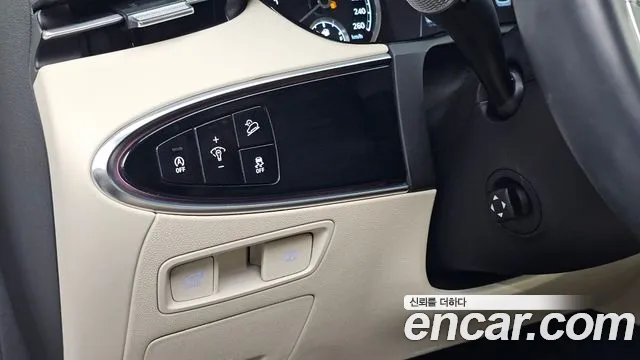 Genesis GV70 — Фото автомобиля 21